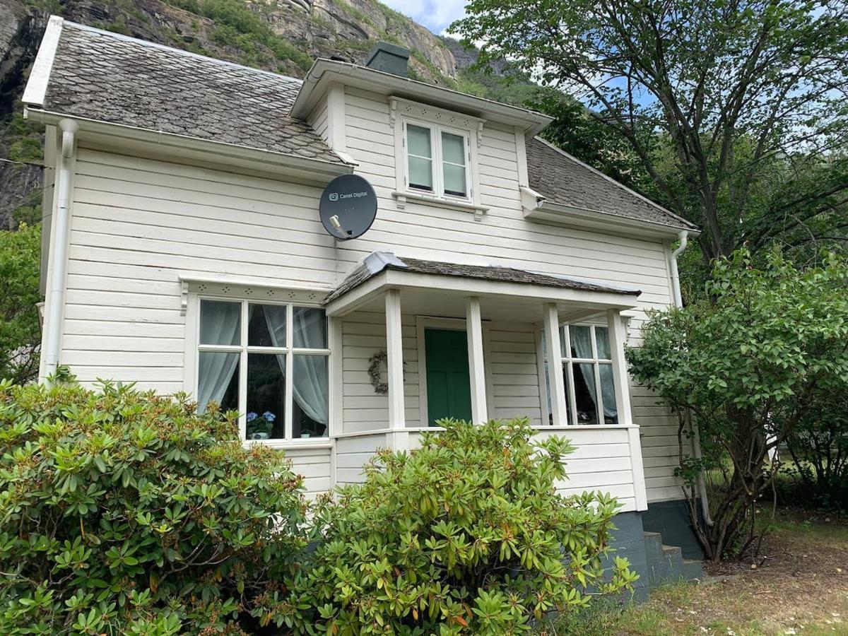 Aobrio Holidayhouse, Authentic Norwegian Farmhouse Close To Flam Lærdalsøyri Kültér fotó