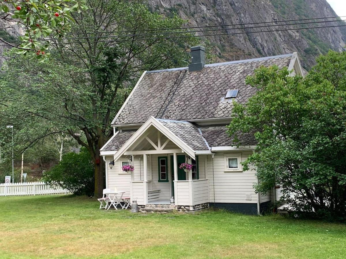 Aobrio Holidayhouse, Authentic Norwegian Farmhouse Close To Flam Lærdalsøyri Kültér fotó
